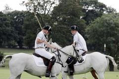 Princ William a Kate stále v hledáčku médií