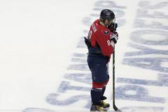 Smutný Alexandr Ovečkin po vyřazení Washingtonu z play off 2013