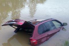 zatopené auto