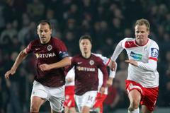 Fotbal, Sparta - Plzeň: Marek Matějovský (vlevo)