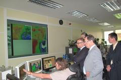 Ministr životního prostředí Tomáš Chalupa na poradě v ČHMÚ.