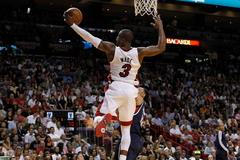 Dwyane Wade z Miami v utkání NBA proti Atlantě