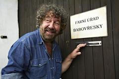 Zdeněk Troška na natáčení filmu Babovřesky