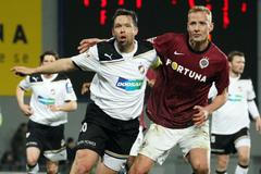 Fotbalista klubu AC Sparta Praha Jiří Jarošík (vpravo) a Pavel Horváth.