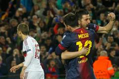 Fotbal, Liga mistrů, Barcelona - AC Milán: Messi slaví gól, David Villa
