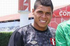 Fantastické dva zákroky mladého peruánského brankáře v reprezentačním souboji s mladíky Uruguaye.