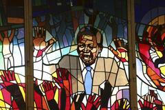 Podobizna Nelsona Mandely v kostele Regina Mundi v Sowetu