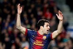 Cesc Fabregas v utkání s Deportivem La Coruňa