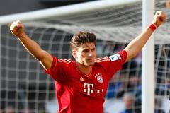 Mario Gomez se raduje z branky v síti Hoffenheimu