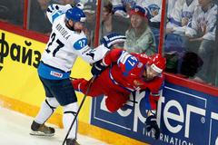 Hokej, MS 2013, Rusko - Finsko: Denis Denisov - Juha-Pekka Hytönen