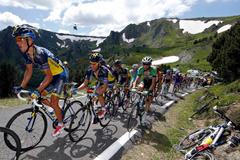 Tour de France 2013: Roman Kreuziger (vpředu), Alberto Contador a Laurens ten Dam (v zeleném)