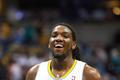 Kenneth Faried z Denveru se raduje po výhře nad Los Angeles Clippers