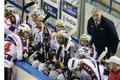 Hokej, extraliga: Kladno - Pardubice: pardubická střídačka; Miloš Říha