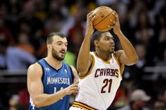NBA: Minnesota Timberwolves a Cleveland Cavaliers: Bynum a Pekovic