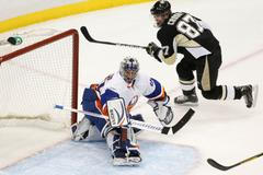 Video geniálního gólu Sidney Crosbyho do sítě NY Islanders