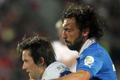 Fotbal, Česko - Itálie: Tomáš Rosický a Andrea Pirlo