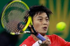 VIDEO Tenisový úder roku? Francouz loboval mezi nohama