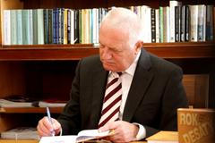 Václav Klaus představuje svou poslední knihu. Rok desátý