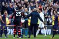 VIDEO Real Madrid - FC Barcelona (střet Sergia Ramose s Adrianem)