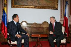 Velvyslanec Stanislav Slavický s venezuelským prezidentem Hugem Chávezem