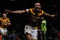 Bradford - Aston Villa (radost domácího Roryho McArdleho)