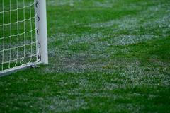 Déšť ve fotbalovém kvalifikačním utkání pro MS 2014 mezi Polskem a Anglií.