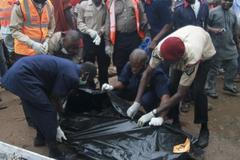 Obrazem: Letecké neštěstí v Nigerii - 153 mrtvých