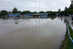 Ragbyové hřiště v Říčanech pod vodou