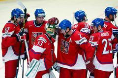 MS v hokeji 2013, Česko - Bělorusko: Alexander Salák (53) a Zbyněk Michálek (2) slaví vítězství