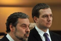 Předseda Věcí veřejných Radek John a poslanec za VV Michal Babák
