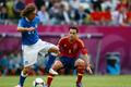 Andrea Pirlo a Xavi Hernández v duelu skupiny C na Euru 2012