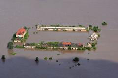 Letem nad zatopeným světem