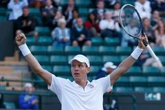 FOTO Berdych zkrotil drzého "spratka" Tomiče