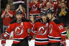 Kovalčuk, Zajac a Eliáš slaví gól New Jersey Devils