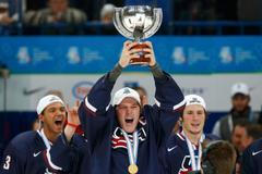 FOTO Američtí hokejisté se smějí, Kanada pláče