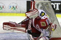 FOTO Kopřiva vychytal bezzubé Kladno, Jágr bez bodu