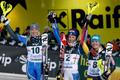 Lyžařky Frida Hansdotter ze Švédska, Mikaela Shiffrinová z USA a Erin Mielzynskiová z Kanady na stupních vítězů