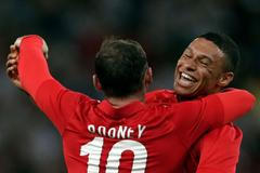 VIDEO Rooney vymetl pavučinu