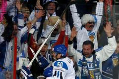 MS v hokeji 2013, Finsko - Německo: Petri Kontiola a Juhamätti Aaltonen slaví gól