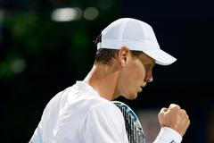 Tomáš Berdych vs Roger Federer - finále v Dubaji