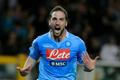 Gonzalo Higuain slaví branku Neapole