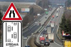 Značka Střídavá jízda na D1