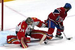 Tim Thomas dal soupeři hokejkou jeden výchovný pohlavek