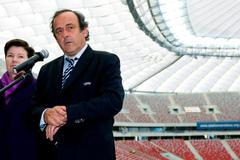 Národní stadion ve Varšavě: Inspekce Platiniho