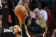 NBA: San Antonio Spurs vs Miami Heat (Joseph a Chalmers)