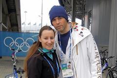 Česká rozhodčí Ilona Novotná v Soči s Jaromírem Jágrem