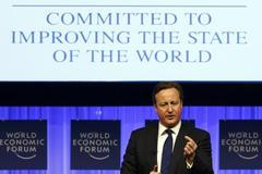 David Cameron v Davosu