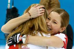 Soči 2014: Švédsko - Kanada (Jonesová, Lawesová) - (curling, ženy, finále)