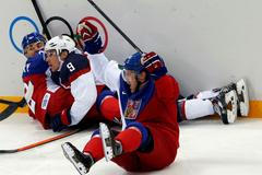 Česko - USA: Marek Židlický, Aleš Hemský (vpředu) - Zach Parise