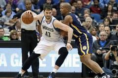 Kevin Love v utkání Minnesoty proti Indianě